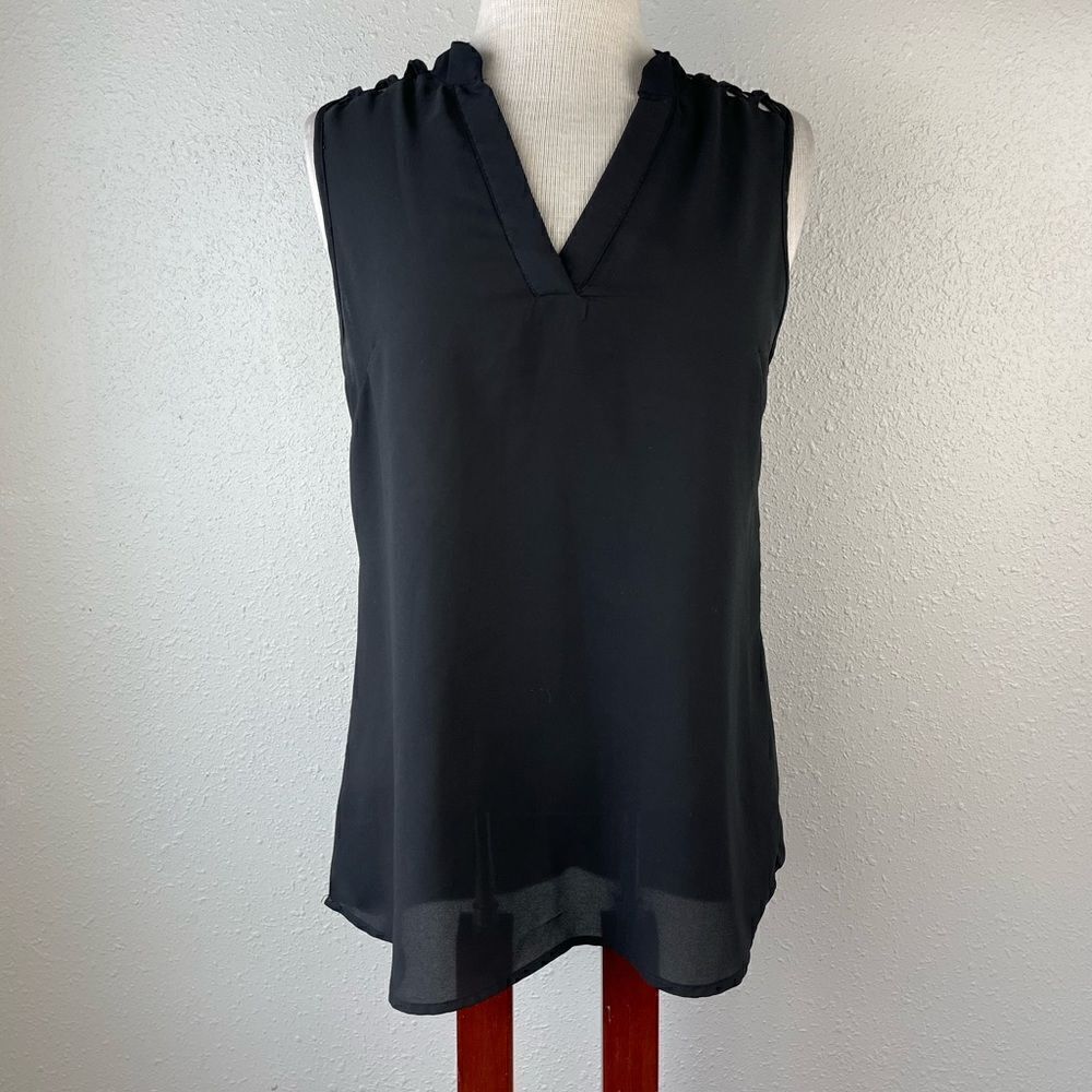 Rue 21 Black V-Neck Sleeveless Blouse Top Size M EUC